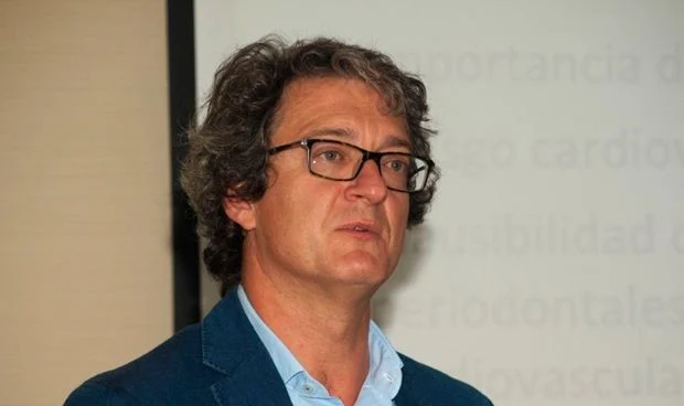 Dr. Gómez Doblas, coordinador del Plan Integral de Cardiopatías de Andalucía y director de las Redes Andaluzas de Rehabilitación Cardiaca e Insuficiencia Cardiaca